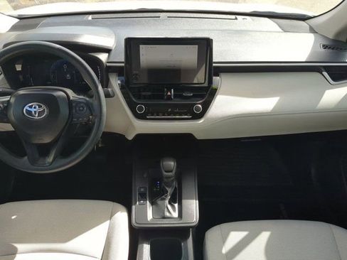 Used 2026 Toyota Corolla Cross L image 16