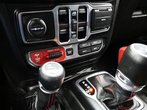 Used 2019 Jeep Wrangler Unlimited Rubicon w/ LED Lighting Group AWD/4WD image 44
