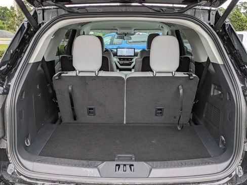 Certified 2026 Ford Explorer Active w/ Active Comfort Package RWD image 13