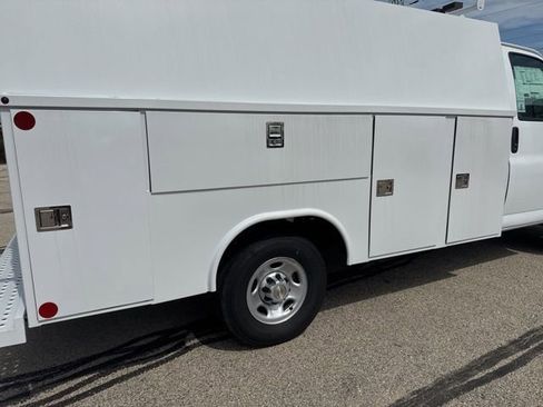New 2025 Chevrolet Express 3500 w/ Power Convenience Package RWD image 6
