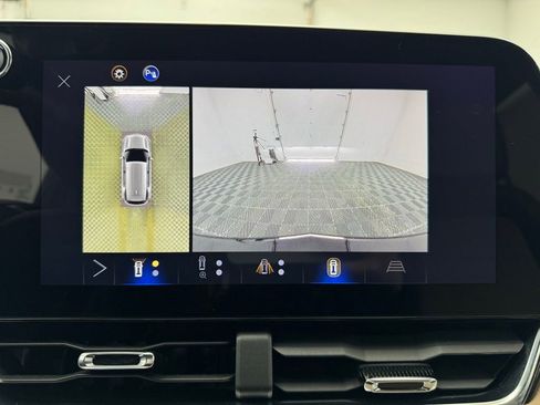 Used 2025 Chevrolet Equinox ACTIV w/ Safety and Technology Package image 3