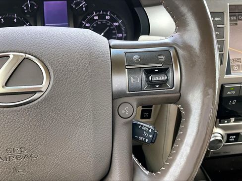 Used 2018 Lexus GX 460 Luxury w/ Preferred Accessory Package AWD/4WD image 25