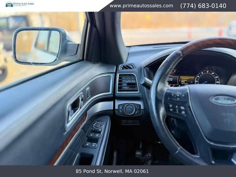 Used 2017 Ford Explorer Platinum AWD/4WD image 16