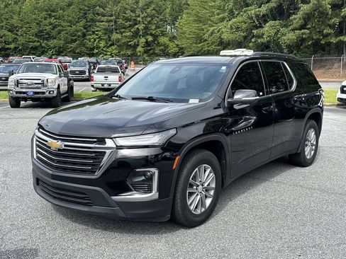Used 2023 Chevrolet Traverse LT FWD image 3