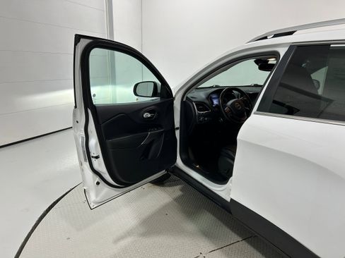 Used 2019 Jeep Cherokee Limited AWD/4WD image 26