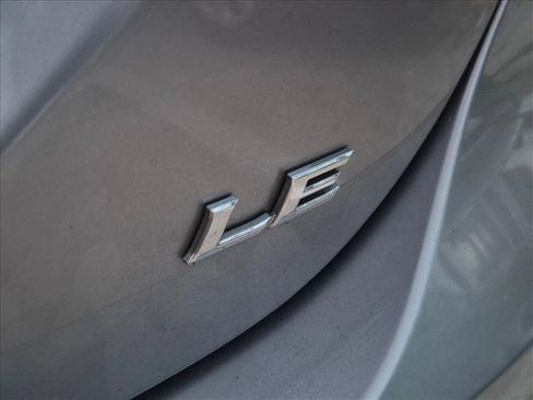 Used 2022 Toyota Camry LE FWD image 3