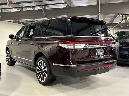 Used 2024 Lincoln Navigator L Reserve AWD/4WD image 8