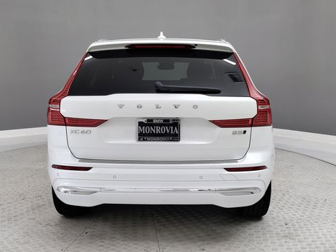 Used 2023 Volvo XC60 B5 Ultimate image 8