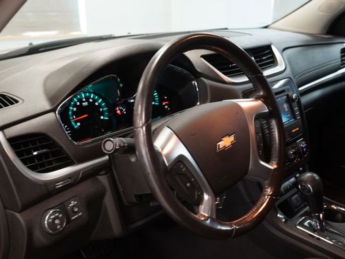 Used 2017 Chevrolet Traverse LT FWD image 6