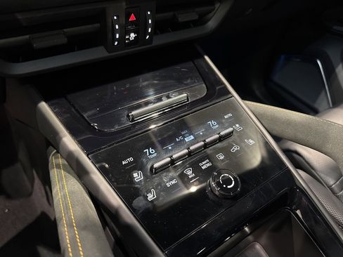 Used 2025 Porsche Cayenne GTS image 19