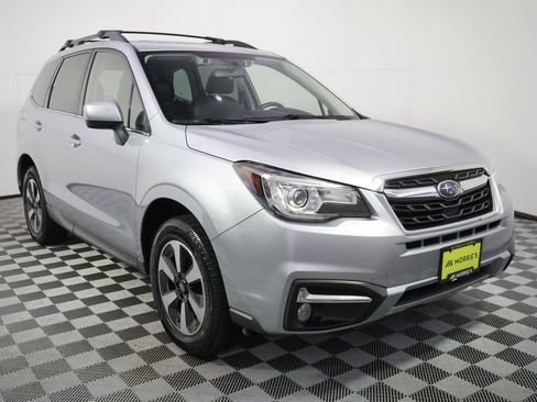 Used 2017 Subaru Forester 2.5i Limited AWD/4WD image 9