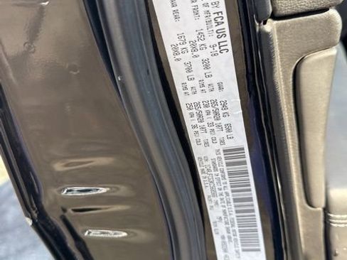 Used 2019 Jeep Grand Cherokee Overland image 30