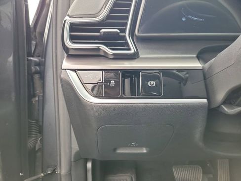 Used 2024 Kia Sportage EX FWD image 15