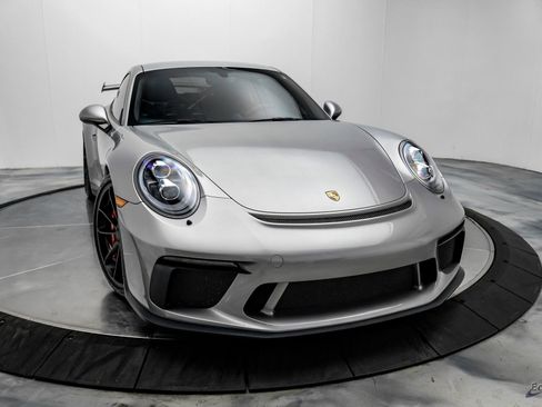 Used 2018 Porsche 911 GT3 w/ Sport Chrono Package image 23