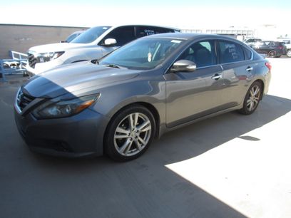 Used 2016 Nissan Altima 3.5 SL w/ 3.5 Technology Package
