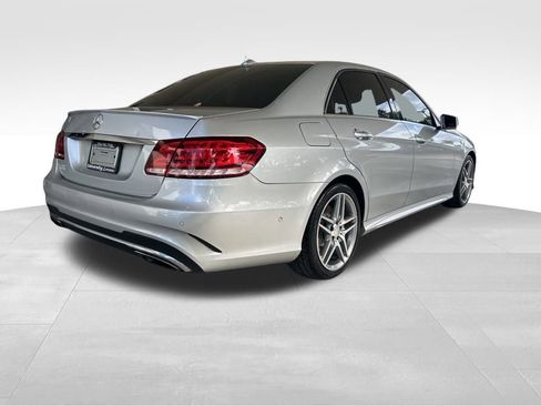 Used 2014 Mercedes-Benz E 550 4MATIC Sedan image 3
