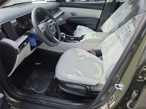 New 2026 Hyundai Tucson SE image 3