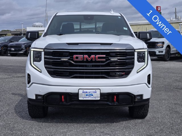 Used 2024 GMC Sierra 1500 AT4 w/ Technology Package AWD/4WD image 2