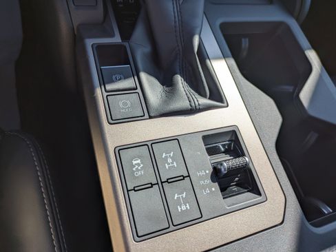 Used 2025 Toyota Land Cruiser image 19