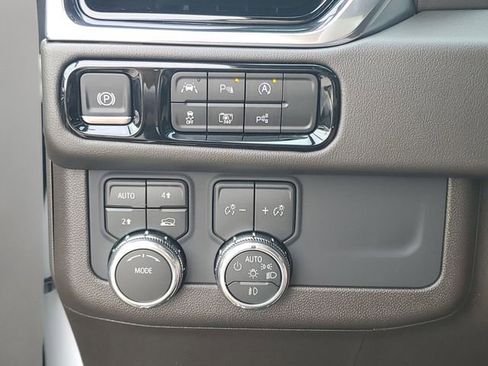 New 2026 GMC Yukon XL Elevation w/ LPO, Floor Liner Package image 19