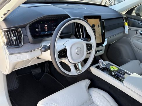 New 2026 Volvo XC90 B6 Ultra w/ Protection Package Premier image 13