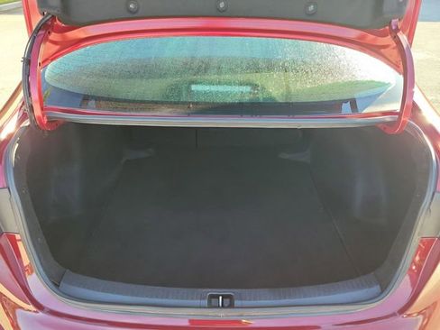 Used 2022 Toyota Corolla LE image 11