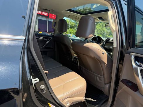 Used 2018 Lexus GX 460 Premium w/ Premium Package AWD/4WD image 18