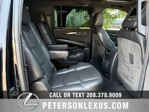 Used 2019 Cadillac Escalade ESV Platinum AWD/4WD image 21