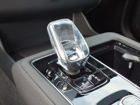 Used 2025 Volvo XC90 B5 Ultra AWD/4WD image 27