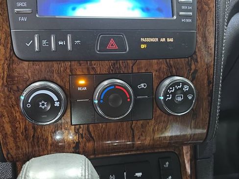 Used 2014 Chevrolet Traverse LT w/ All-Star Edition FWD image 21
