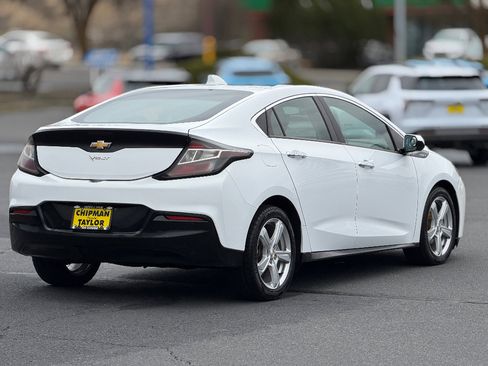 Used 2017 Chevrolet Volt LT w/ Comfort Package image 17