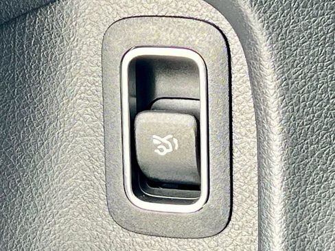 Certified 2026 Mercedes-Benz CLA 250 4MATIC image 9