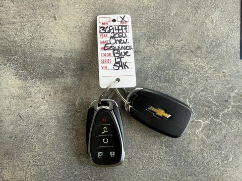 Used 2021 Chevrolet Equinox LT AWD/4WD image 38