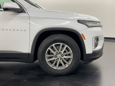 Used 2023 Chevrolet Traverse LT image 12