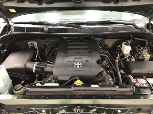 Used 2012 Toyota Tundra 4x4 Double Cab w/ Tow Pkg image 6