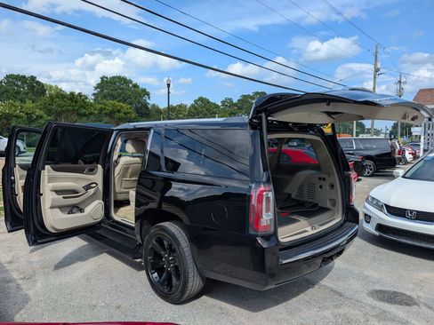 Used 2016 GMC Yukon XL Denali w/ Open Road Package AWD/4WD image 9