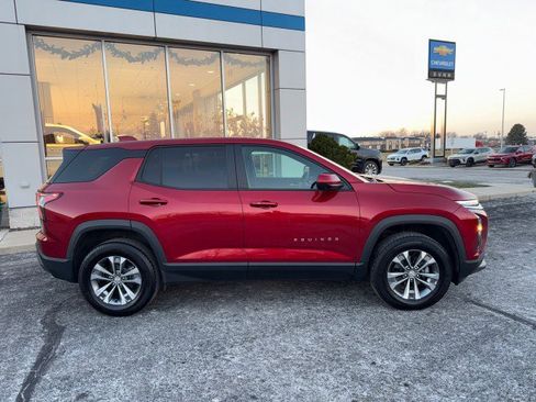 Used 2025 Chevrolet Equinox LT w/ Safety and Technology Package image 2