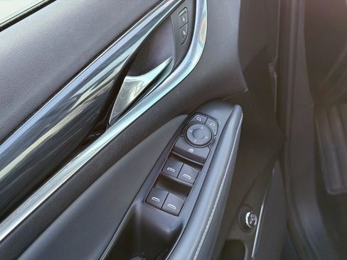 Used 2018 Buick Enclave Essence image 37