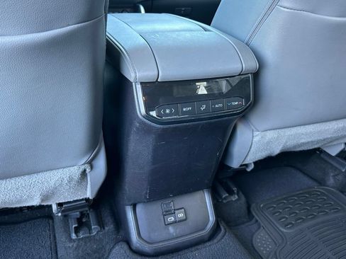 Used 2023 Toyota Highlander XLE FWD image 64