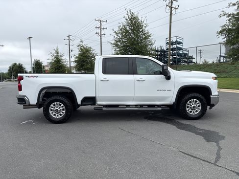 Used 2025 Chevrolet Silverado 2500 LT w/ Convenience Package AWD/4WD image 10