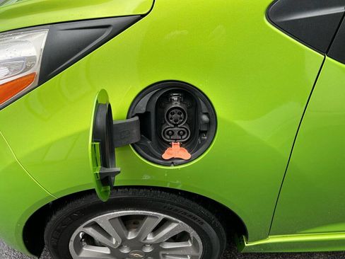 Used 2015 Chevrolet Spark LT image 52