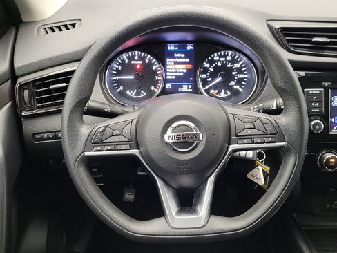 Used 2021 Nissan Rogue Sport S image 22