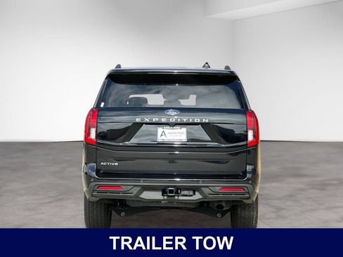 Used 2025 Ford Expedition Active AWD/4WD image 4