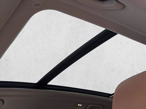 Used 2023 BMW X7 xDrive40i w/ Premium Package image 17