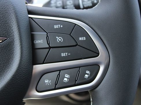 New 2026 Chrysler Pacifica Select image 28