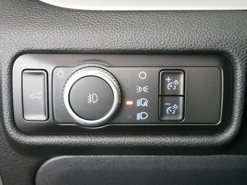 Certified 2023 Ford Explorer XLT w/ Equipment Group 202A AWD/4WD image 17