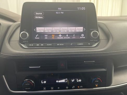 Used 2023 Nissan Rogue SV image 22