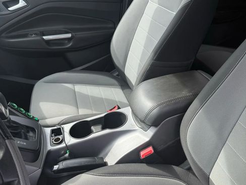 Used 2014 Ford Escape SE image 24