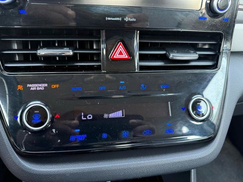 Used 2020 Hyundai Ioniq SE FWD image 13