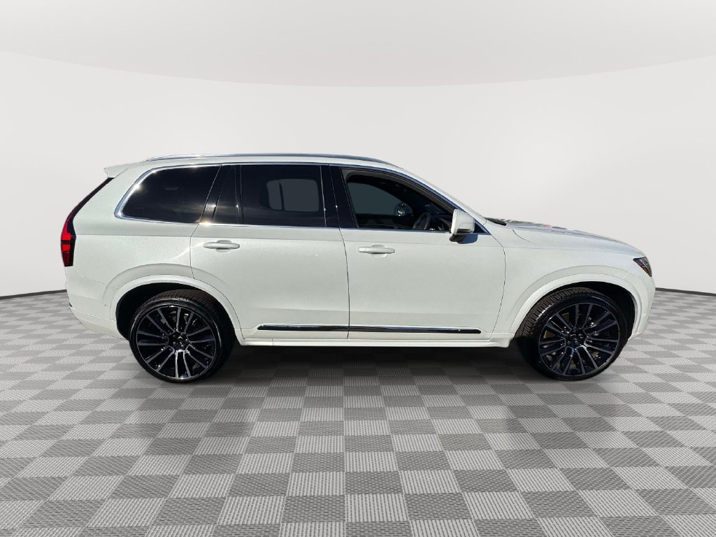 Used 2026 Volvo XC90 B6 Plus w/ Protection Package Premier AWD/4WD image 3